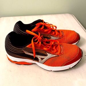 Mizuno     Wave Sayonara shoeS